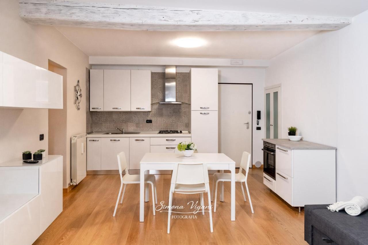 Feel At Home - Nel Cuore Di Lovere Exteriör bild