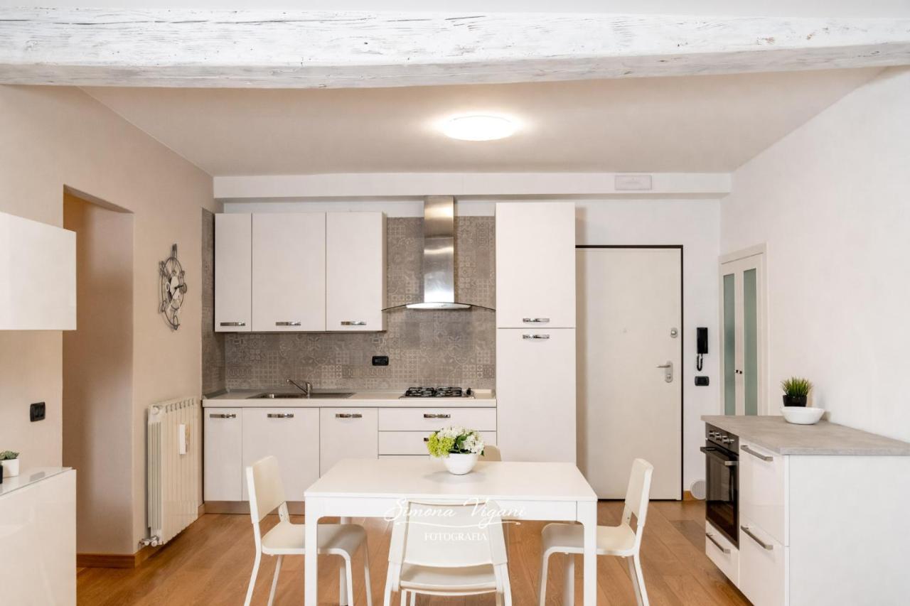 Feel At Home - Nel Cuore Di Lovere Exteriör bild